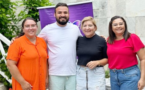 Dr. Tadeu ao lado de Ana Edna, Maria Elaine e Ana Maia