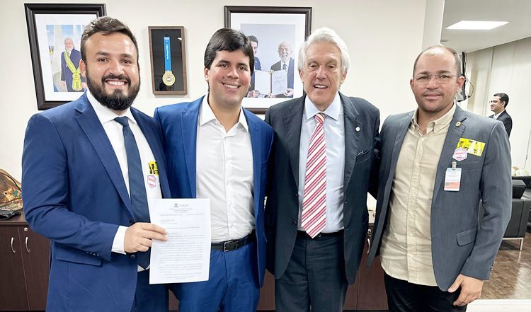 Dr. Tadeu com o ministro dos espostes André Fufuca, o deputado federal João Maia e o vereador Allisson Jacson