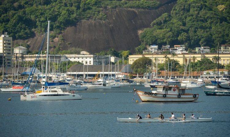 Rio de Janeiro (RJ), 14/09/2023 – Embarcações na Baía de Guanabara, na zona sul da capital fluminense. Foto: Tomaz Silva/Agência Brasil