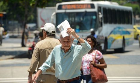 Rio de Janeiro (RJ), 14/11/2023 – População enfrenta forte onda de calor no Rio de Janeiro. Foto: Tomaz Silva/Agência Brasil