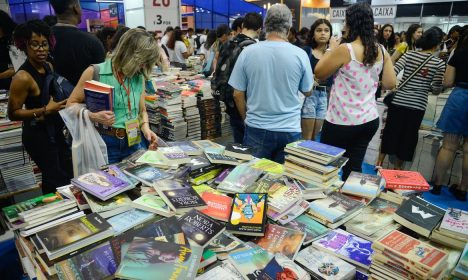 Rio de Janeiro (RJ), 05/09/2023 – Público lota a 20ª Bienal do Livro do Rio de Janeiro, no Riocentro, na Barra da Tijuca, zona oeste da capital fluminense. Foto: Tomaz Silva/Agência Brasil