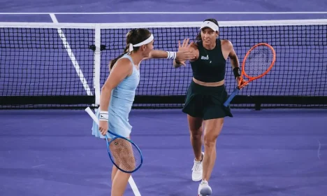 Dupla de Luisa Stefani com a húngara Timea Babos - WTA de Linz -em 21/03/2025