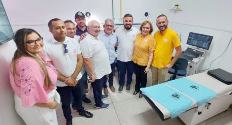 Entrega do equipamento de ultrassonografia