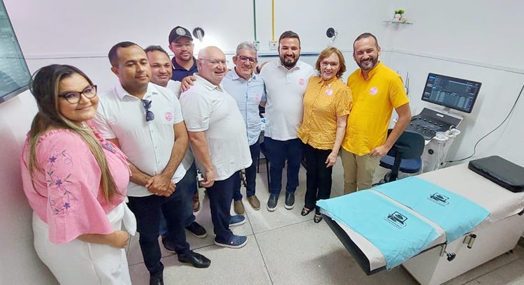 Entrega do equipamento de ultrassonografia