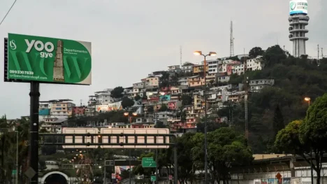 Presidente Daniel Noboa decretou estado de emergência, colocando as Forças Armadas nas ruas e estabeleceu um toque de recolher noturno nacional / Foto: Henry Romero