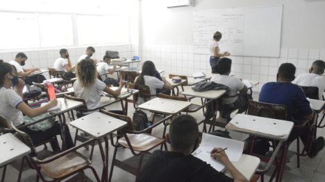 Enquanto média de investimentos cresceu entre países da OCDE, Brasil seguiu caminho contrário e diminuiu. Foto: José Aldenir / Agora RN