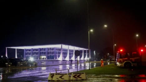 Homem morreu em área próxima ao prédio do Supremo Tribunal Federal - Foto: BRUNO PERES / AGÊNCIA BRASIL