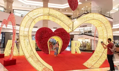 10/06/2023-Decoração dia dos namorados no Pátio Brasil. Foto: Pátio Brasil/ Facebook