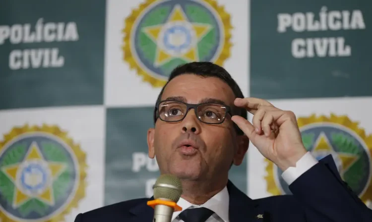 O chefe de Polícia, delegado Rivaldo Barbosa fala em entrevista sobre a denúncia do Ministério Público do Rio de Janeiro que pediu seu afastamento por irregularidades em licitações na contratação de empresas de informática.