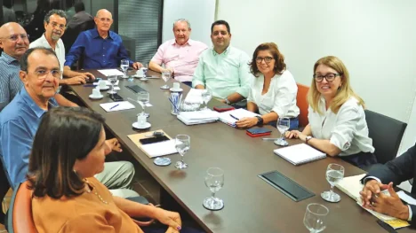 Reunião contou com a participação de sindicatos ligados ao segmento cerâmico, e a pasta de desenvolvimento econômico do RN e dirigentes do PaX / Foto: divulgação