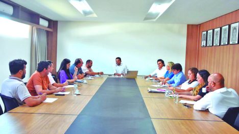 Prefeito Eraldo Paiva iniciou reunião destacando a importância da colaboração e do alinhamento entre os membros da administração municipal; ele pediu trabalho conjunto entre as pastas - Foto: Reprodução