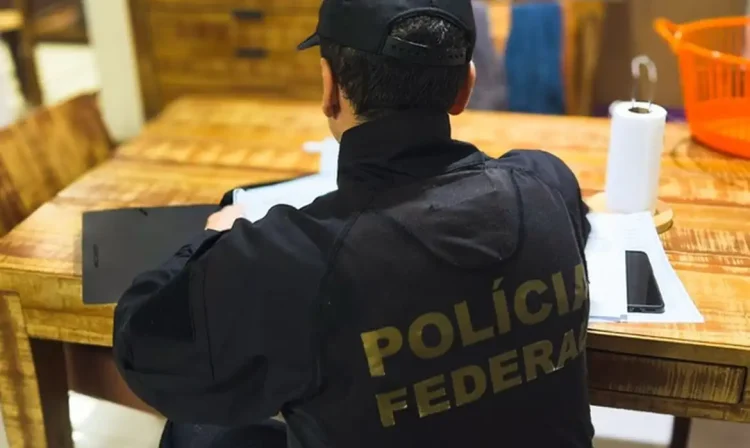 05/03/2026 - | FICCO/SP e GAECO/SP deflagram Operação Bazaar para investigar esquema de pagamento de vantagens indevidas a agentes públicos para proteção de organização criminosa especializada em lavagem de dinheiro. São cumpridos 11 mandados de prisão preventiva e 17 de busca e apreensão. Foto: Polícia Federal/Divulgação