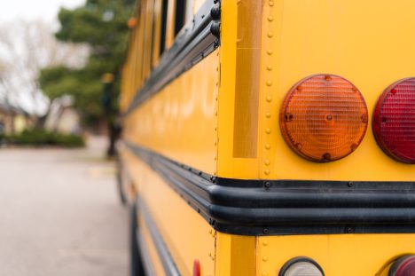 imagem-de-onibus-de-transporte-escolar
