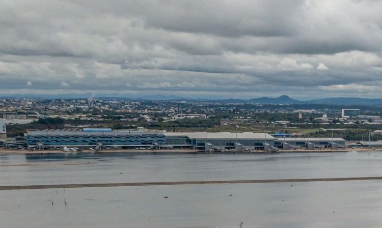 Porto Alegre (RS), 25/05/2024 -  Aeroporto Salgado Filho (POA) continua alagado pelas enchentes que atinge o estado.
Foto: Rafa Neddermeyer/Agência Brasil