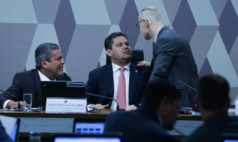 Brasília (DF) 03-07-2024 Comissão de Constituição e Justiça (CCJ) do Senado durante discussão da proposta de emenda à Constituição (PEC 65/2023) que prevê autonomia financeira e orçamentária para o Banco Central (BC).Foto Lula Marques/ Agência Brasil