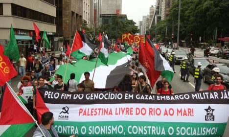 img_0780_0 São Paulo (SP), 13/01/2024 - Manifestação de apoio ao povo palestino e para denunciar os crimes do Estado judeu, organizada pela Campanha de Solidariedade à Palestina, Coligação Pare a Guerra e os Amigos de Al Aqsa, na Avenida Paulista. Foto: Rovena Rosa/Agência Brasil