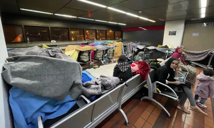 São Paulo (SP) – Refugiados afegãos no aeroporto de Guarulhos. Foto: Shabir Niazir/ONG ARRO