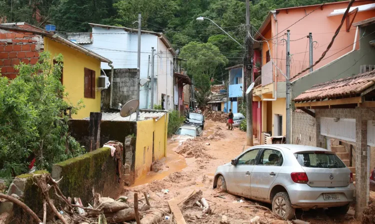 São Sebastião (SP), 22/02/2023, Casas destruídas em deslizamentos na Barra do Sahy após tempestades no litoral norte de São Paulo.