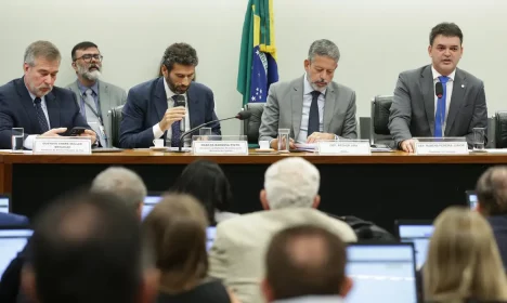 Brasília (DF), 20/05 /2025  - Primeira audiência pública da comissão especial da Câmara dos Deputados criada para analisar projeto de lei que altera a legislação do Imposto de Renda (PL 1.087/2025). Foto: Lula Marques/Agência Brasil