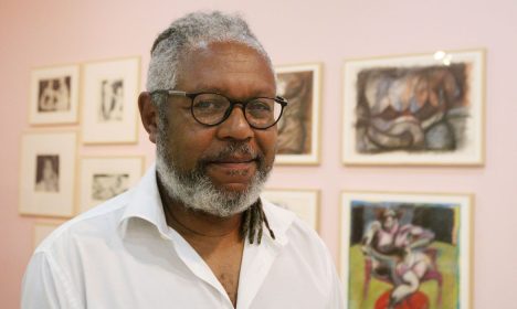 São Paulo (SP), 17/10/2023 - O artista e curador Claudinei Roberto da Silva fala sobre a mostra Mãos: 35 anos da Mão Afro Brasileira no Museu de Arte Moderna de São Paulo - MAM e no Museu Afro Brasil, ambos no Parque do Ibirapuera. Foto: Rovena Rosa/Agência Brasil