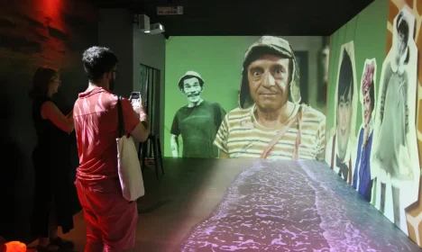 São Paulo (SP), 05/01/2024 - Mostra Chaves: A Exposição, que comemora os 40 anos de estreia do seriado no Brasil, no MIS Experience. Foto: Rovena Rosa/Agência Brasil