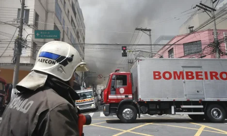 São Paulo (SP), 30/10/2024 - Incêndio de grandes proporções atingiu Shopping Center na região do Brás em São Paulo. Foto: Paulo Pinto/Agência Brasil