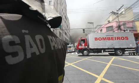 São Paulo (SP), 30/10/2024 - Incêndio de grandes proporções atingiu Shopping Center na região do Brás em São Paulo. Foto: Paulo Pinto/Agência Brasil