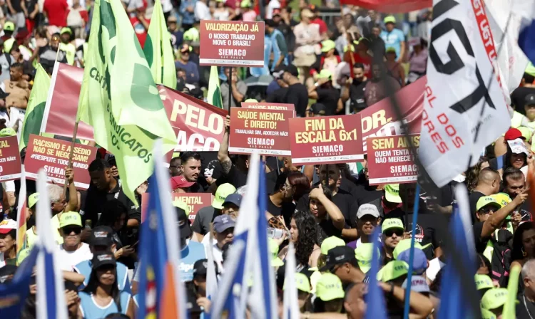 São Paulo (SP), 01/05/2025. Ato do dia 1º de Maio das Centrais Sindicais, na Praça Campo de Bagatelle,. Foto: Paulo Pinto/Agência Brasil
