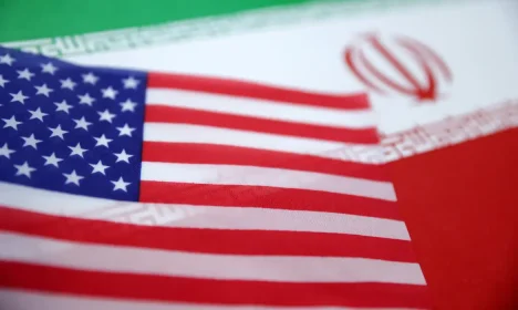 Ilustração mostra bandeiras dos EUA e do Irã
18/6/2025   REUTERS/Dado Ruvic