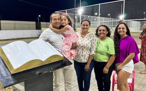 Irmão Renato Saldanha com seus familiares - (FOTO: Wllana Dantas)