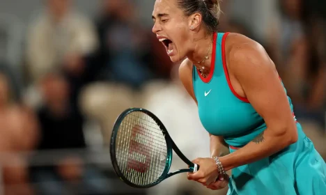 Tennis - French Open - Roland Garros, Paris, France - June 5, 2025 Belarus' Aryna Sabalenka reacts during her semi final match against Poland's Iga Swiatek REUTERS/Gonzalo Fuentes