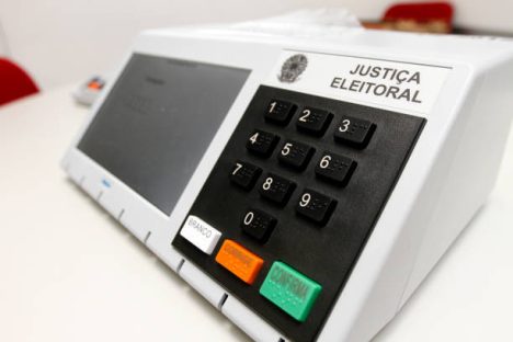 Imagem de uma urna eletrônica