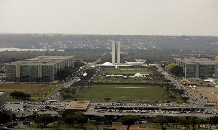 Brasília (DF) - 05/09/2023 - Vista da Esplanada dos Ministérios preparada para receber o desfile de 7 de setembro
Foto: Joédson Alves/Agência Brasil