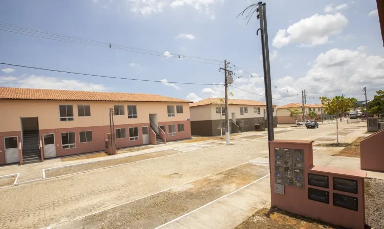 Santo Amaro da Purificação (BA), 14/02/2023 - Vista do complexo de apartamentos que presidente Luiz Inacio Lula da Silva entregará na retomada do Minha Casa, Minha Vida, em Santo Amaro (BA).
Presidente também irá anunciar a retomada das obras de