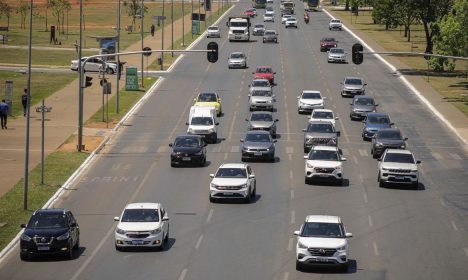 Brasília (DF) 18/09/2023 – Semana Nacional do Trânsito começa nesta segunda-feira, com o tema No trânsito, escolha a vida, o objetivo da Semana é promover a reflexão sobre a forma como nos deslocamos nas cidades e os problemas que o uso excessivo dos veículos pode causar ao meio ambiente e ao bem-estar da sociedade
Foto: Joédson Alves/Agência Brasil