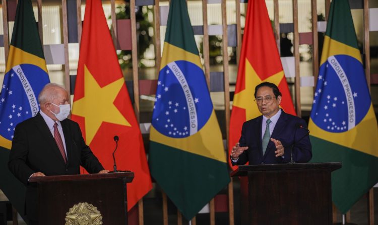 Brasília (DF) 25/09/2023 – O presidente Luiz Inácio Lula da Silva (e) junto com Primeiro Ministro da República Socialista do Vietnã, Pham Minh Chinh (d) durante declaração conjunta à imprensa, no Palácio do Itamaraty
Foto: Joédson Alves/Agência Brasil