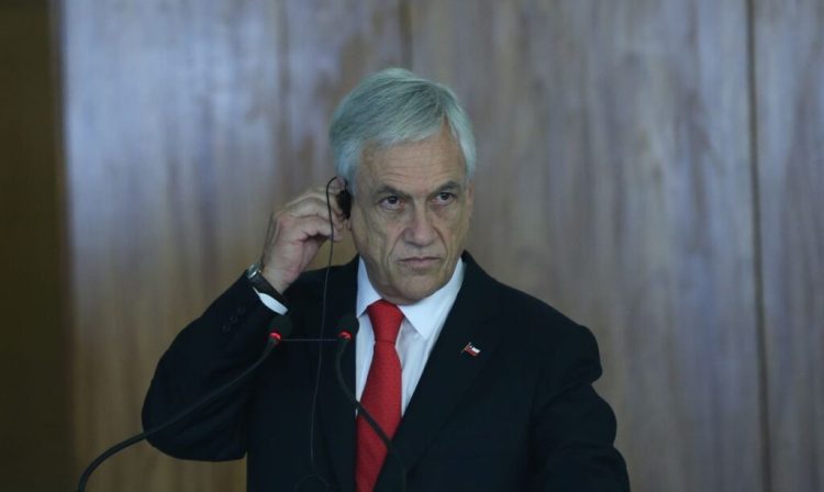 O presidente do Chile, Sebastián Piñera, fala à imprensa no Palácio do Planalto