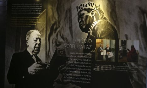 Exposição Centenário Mandela, no Palácio Itamaraty. A mostra apresenta a trajetória do ativista (Nelson Mandela) que combateu o regime do apartheid e tornou-se o primeiro presidente negro da África do Sul.