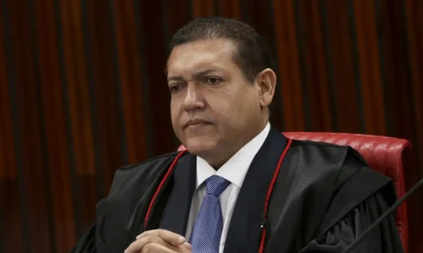 Brasília (DF), 30/06/2023 - O ministro Kássio Nunes Marques durante sessão que retoma o julgamento da ação (Aije nº 0600814-85) que pede a inelegibilidade de Jair Bolsonaro e de Walter Braga Netto, candidatos à Presidência da República nas Eleições 2022. Foto: Marcelo Camargo/Agência Brasil
