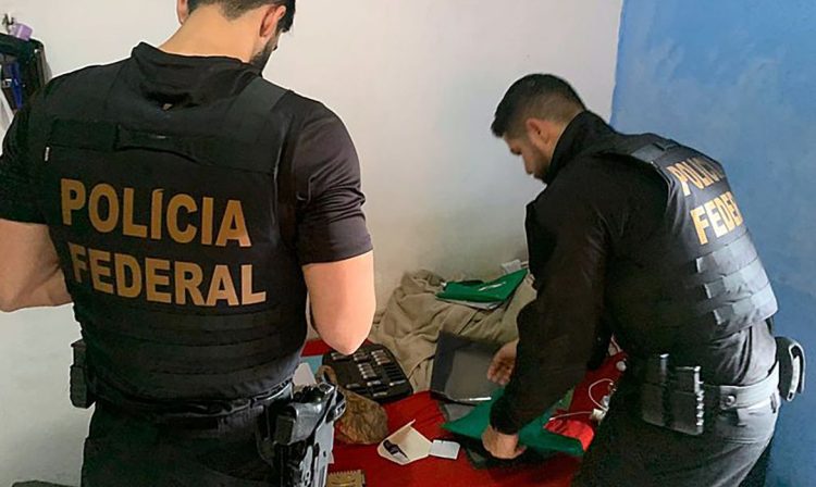 PF deflagra Operação Não Seja um Laranja 3 - Policiais federais cumprem 19 mandados de busca e apreensão em dez estados brasileiros para combater fraudes bancárias eletrônicas. Foto: Polícia Federal/Divulgação