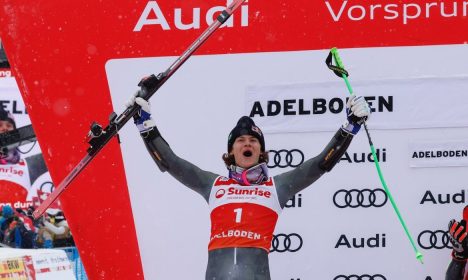 Suiça 10/01/2026 - Lucas Pinheiro garante outra prata na Copa do Mundo de esqui alpino.
Após pódio no slalom gigante, brasileiro volta a competir no domingo. Brasileiro fica a somente 49s de Marco Odermatt, pentacampeão da prova do slalom gigante em Adelboden, na Suíça. Ele volta a competir neste domingo (11), no slalom. Foto: FIS/Divulgação