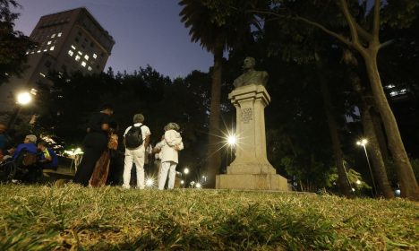 São Paulo  SP 21/06/202 Ato público,no Largo do Arouche, em memória do 194º aniversário de Luiz Gama, um dos raros intelectuais negros no Brasil escravocrata do século XIX. Único autodidata e o único a ter passado pela experiência do cativeiro. Foto Paulo Pinto/Agencia Brasil