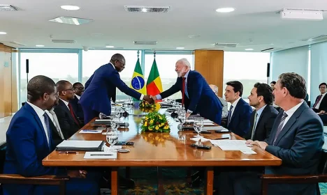 Presidente da República, Luiz Inácio Lula da Silva, durante reunião ampliada com o Presidente da República do Benim, Patrice Talon. Palácio do Planalto, Brasília - DF.

 

Foto: Claudio Kbene / PR