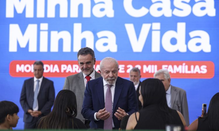 Brasília (DF), 24/03/2026 - O presidente da República, Luiz Inácio Lula da Silva, participa da entrega simultânea de 2.215 moradias do Minha Casa, Minha Vida. A cerimônia também ocorre nos municípios de Santarém (PA), Dias d’Avila (BA), Rio Largo (AL) e São Braz (AL). Foto: Marcelo Camargo/Agência Brasil