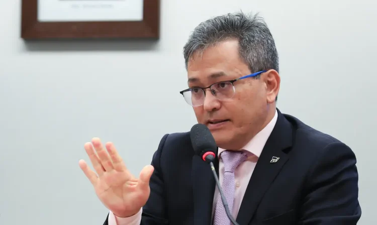 Brasília (DF), 03/09/2025  - Comissão de Finanças e Tributação da Câmara durante audiência pública para debater o tema Operação Carbono Oculto: justiça fiscal e regulação. Participou o secretário especial da Receita Federal, Robinson Barreirinhas.  Foto: Lula Marques/Agência Brasil