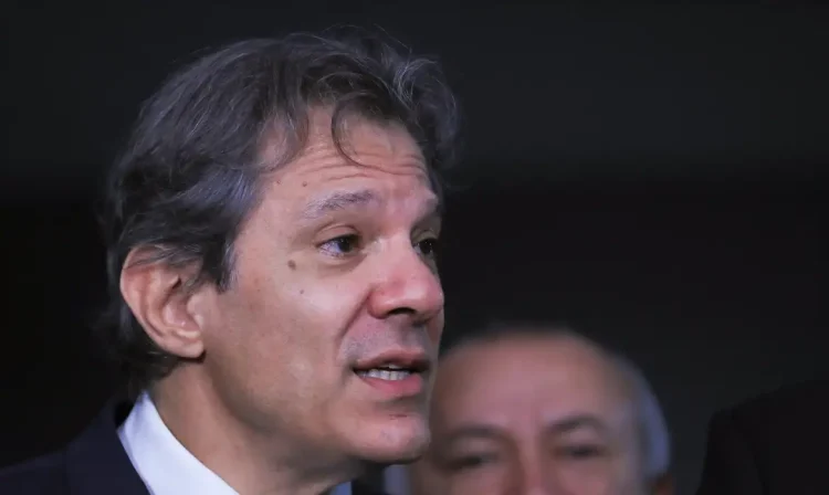 Brasília (DF) 28/11/2024  Presidente do Senado, Rodrigo Pacheco, o ministro da Fazenda, Fernando Haddad e o ministro Alexandre Padilha, após reunião de líderes do Senado Federal quando Haddad  apresentou  medidas econômicas discutidas pelo governo federal.
 Foto Lula Marques/ Agência Brasil