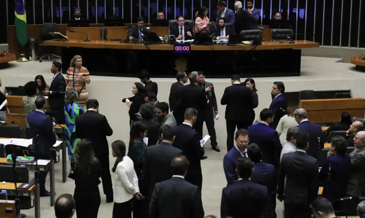 Brasília (DF), 25/06/2025  - Sessão da Câmara dos deputados que votou  O projeto de decreto legislativo susta o novo decreto do governo sobre aumento das alíquotas do Imposto sobre Operações Financeiras (IOF). Foto: Lula Marques/Agência Brasil