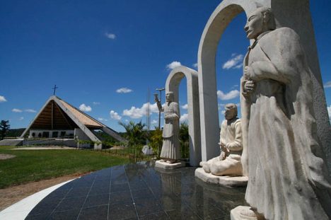 No dia 3 de outubro, atração principal da Festa dos Santos Mártires será o show do Padre Fábio de Melo