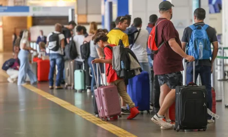 Brasília (DF), 24/12/2025 - Movimentação no aeroporto de Brasília durante a véspera do Natal. 
Foto: Marcelo Camargo/Agência Brasil