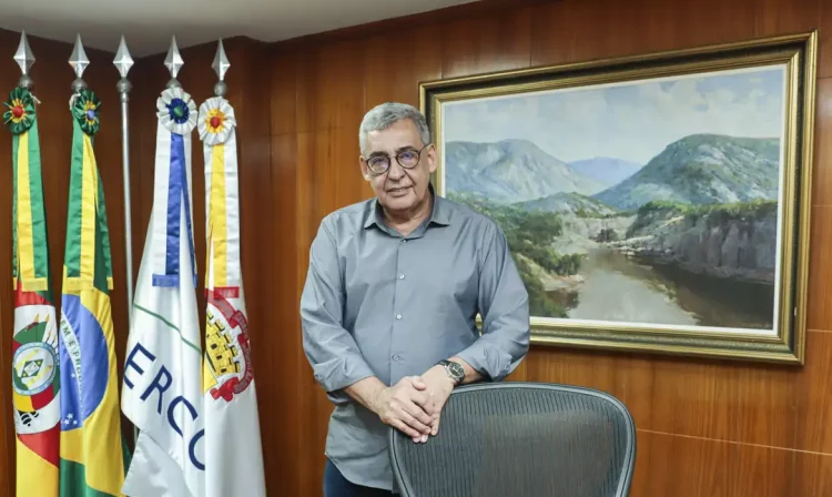 Porto Alegre (RS), 01/05/2025 - Prefeito de Porto Alegre, Sebastião Melo, fala com agência Brasil.
Ha um ano o estado foi atingido por temporais que afetou mais de 400 municípios gaúchos, tiveram bairros inteiros alagados. A maior tragédia climática da história, deixou pelo menos 147 mortos e afetou mais de 2,1 milhões de pessoas.
Foto: Joédson Alves/Agência Brasil